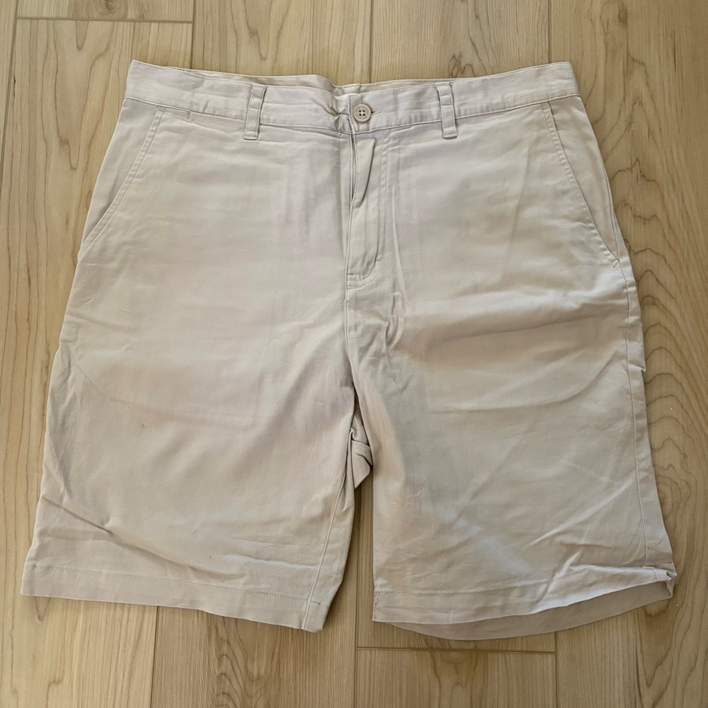 Five Four Cheshire flat front khaki shorts, classic 34W